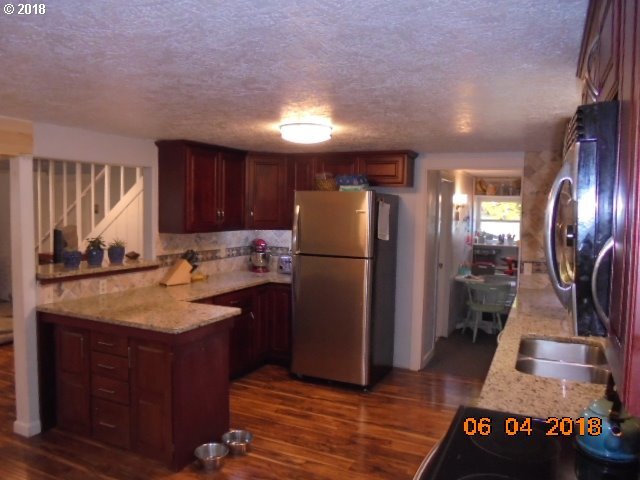 3384 Melrose Road Roseburg, OR 97471 - Photo 8 of 15