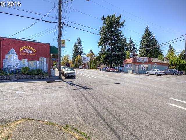 5819 Northeast Mason Street Portland, OR 97218 - Photo 5 of 14