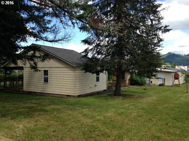 1489 Plat I Road Sutherlin, OR 97479 - Photo 9 of 21
