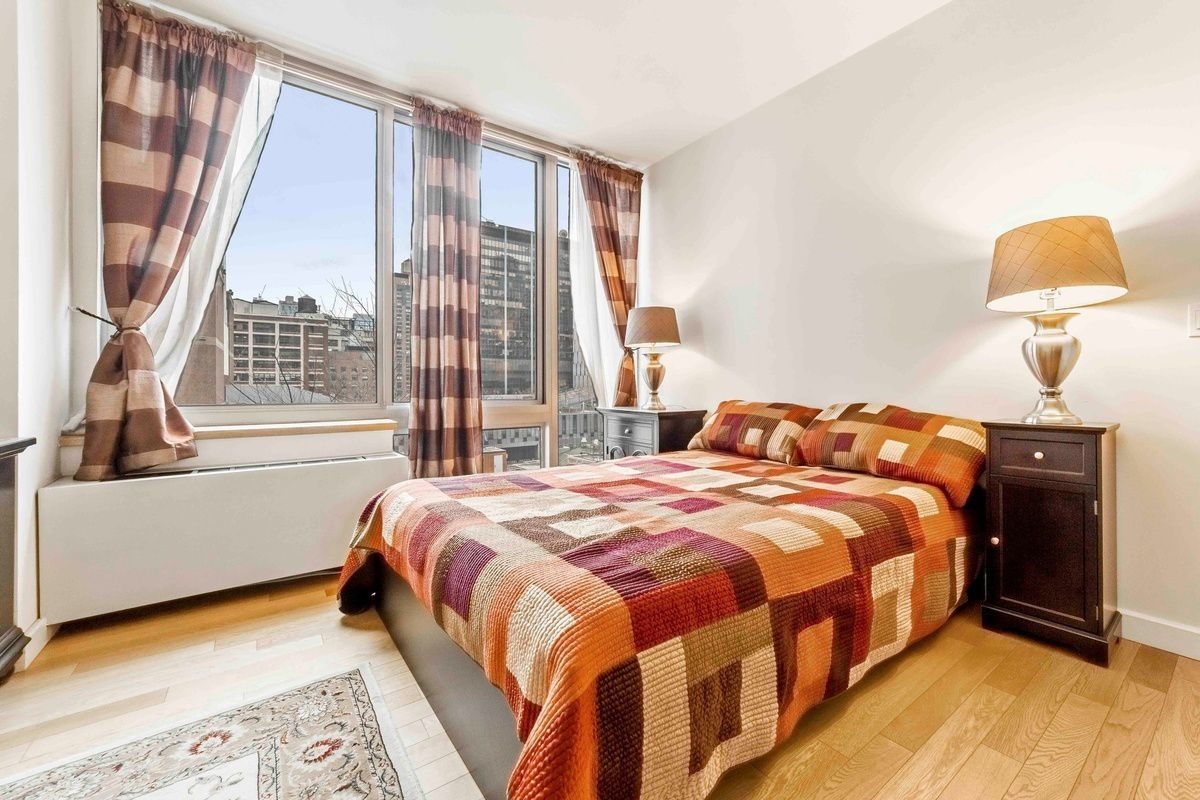 225 West 60th Street, Unit 7A Manhattan, NY 10023 - Photo 5 of 7