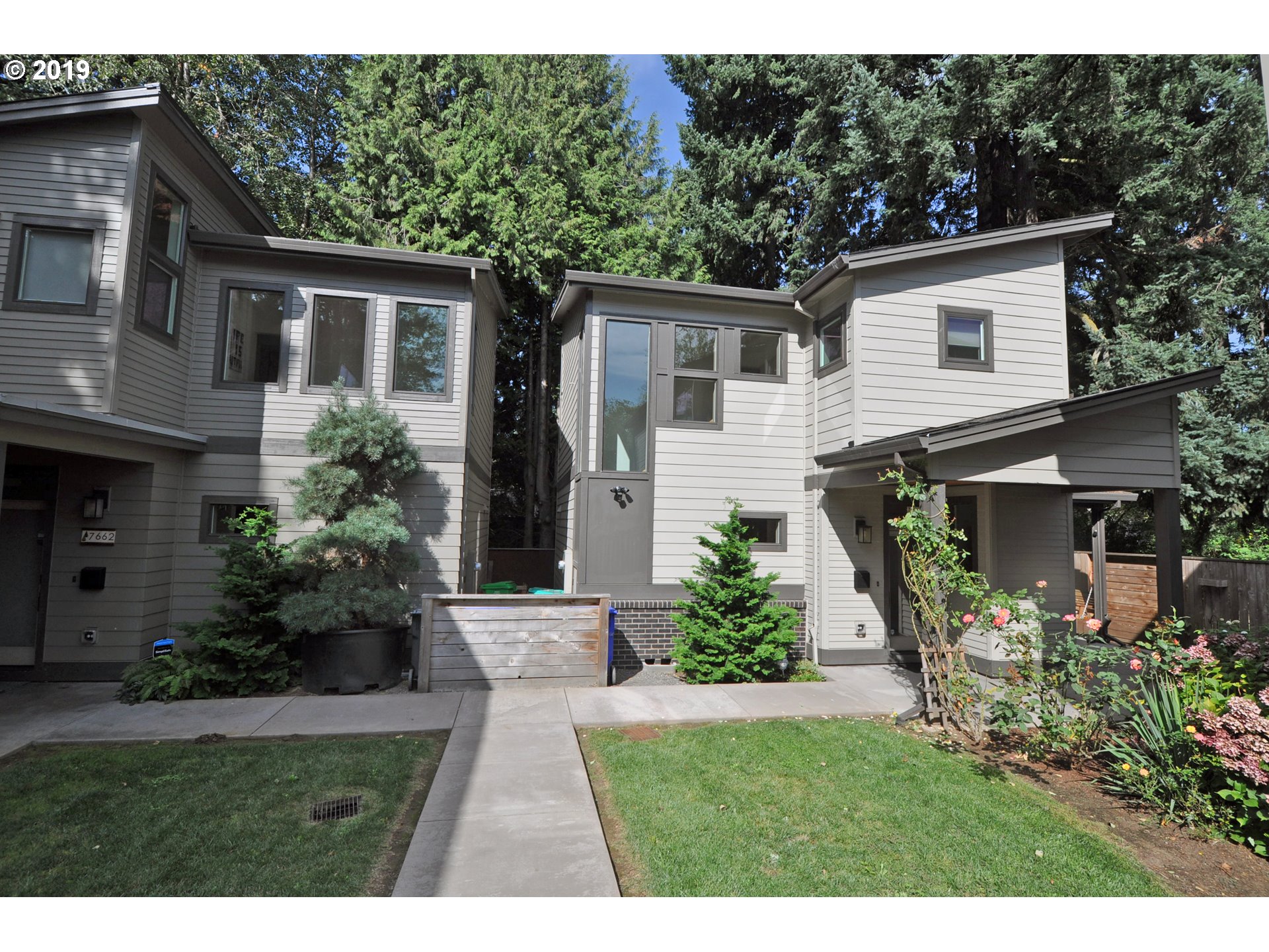 7655 Southeast Sherman Street Portland, OR 97215 - Photo 24 of 32