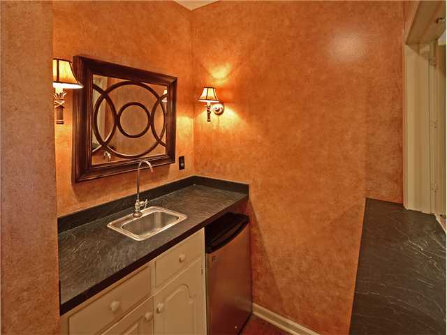 2094 Kirby Road Memphis, TN 38119 - Photo 6 of 22 Gallery Image 6