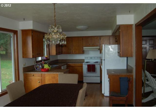 3262 Porter Road Northeast Silverton, OR 97381 - Photo 6 of 11 Gallery Image 6