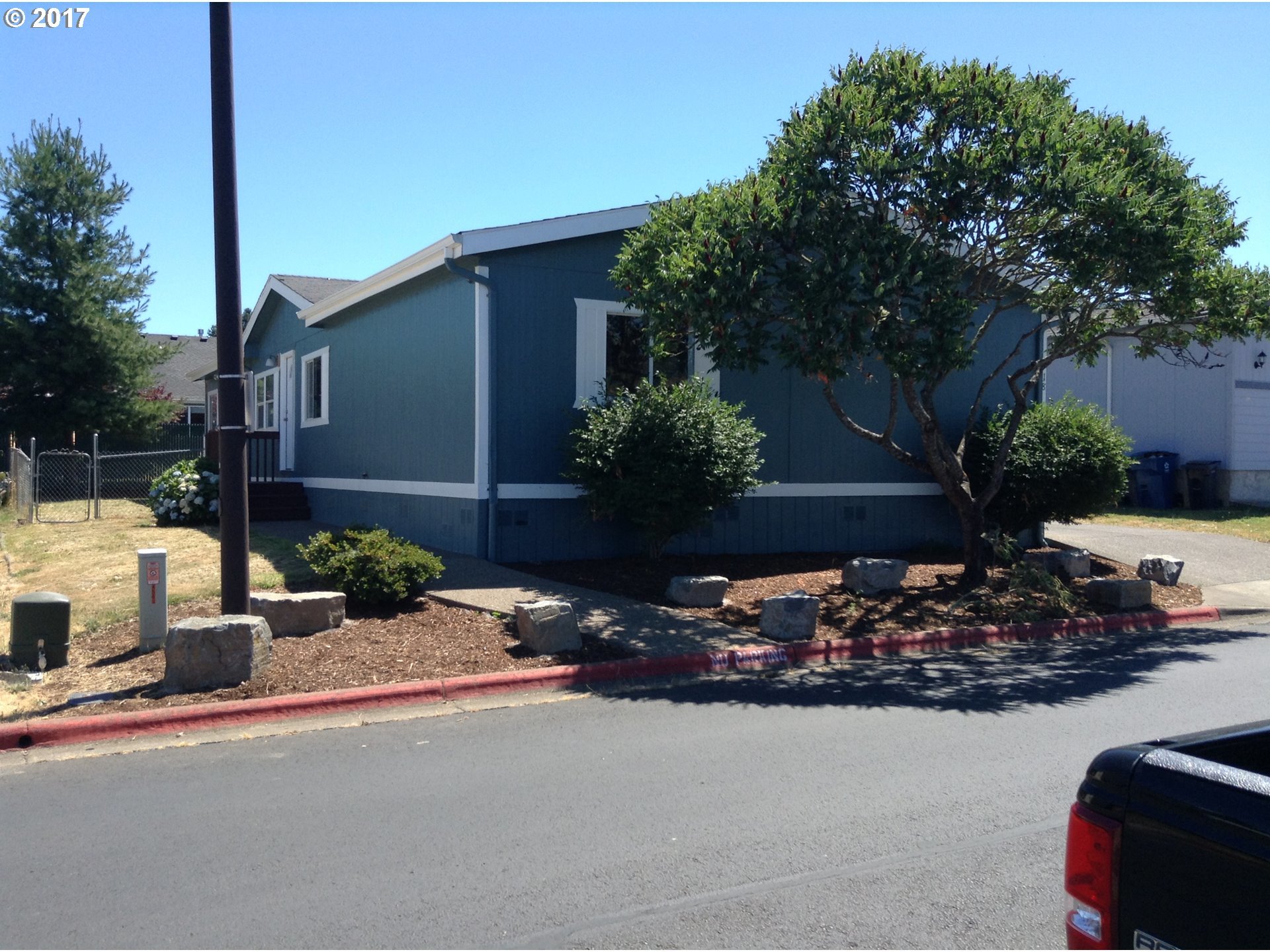 1015 Oak Street, Unit 18 Silverton, OR 97381 - Photo 3 of 15