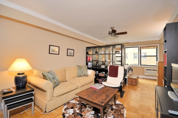 333 East 75th Street, Unit 7H Manhattan, NY 10021 - Photo 1 of 6