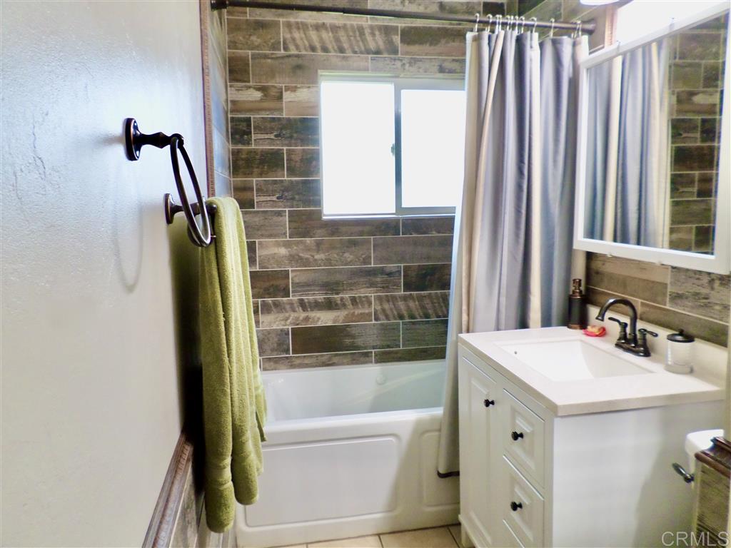 8069 Poplin Drive Santee, CA 92071 - Photo 5 of 18