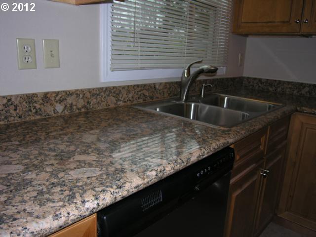 9205 Southwest Jamieson Road Beaverton, OR 97005 - Photo 5 of 16 Gallery Image 5