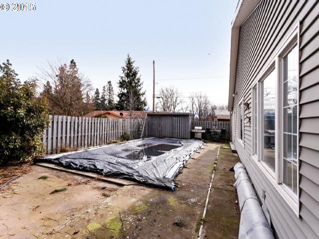 1375 Tucker Road Hood River, OR 97031 - Photo 11 of 16