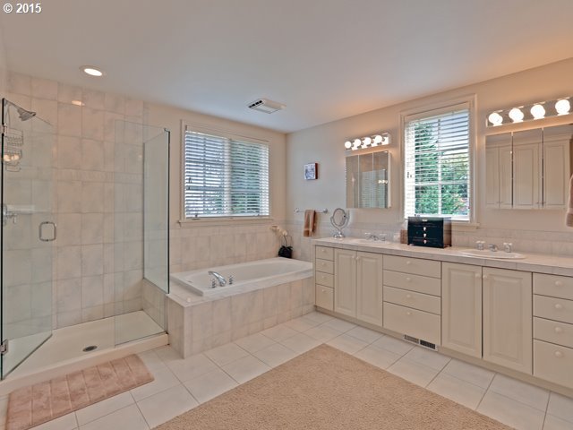 1725 Southwest Spring Street Portland, OR 97201 - Photo 5 of 15 Gallery Image 5