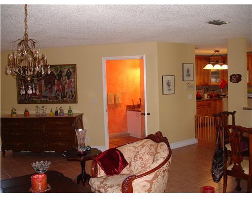 6312 Harbor Bend Margate, FL 33063 - Photo 5 of 6