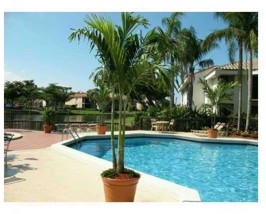 8016 Northwest 15th Manor, Unit CC2R Plantation, FL 33322 - Photo 3 of 9