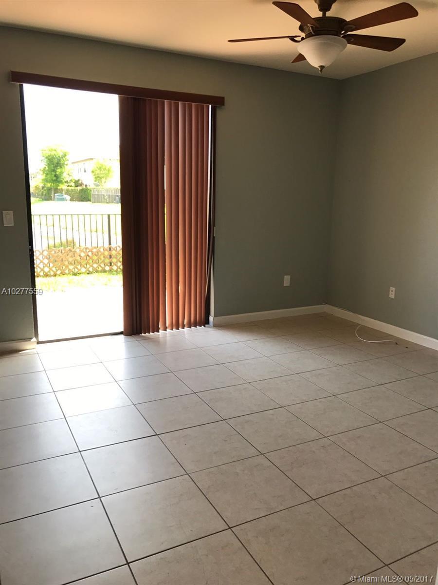 16454 Southwest 42nd Terrace Miami, FL 33185 - Photo 10 of 17