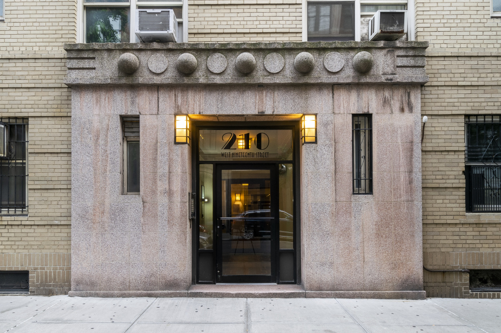 210 W 19th St, Manhattan, NY 10011 - Photo 2 of 2