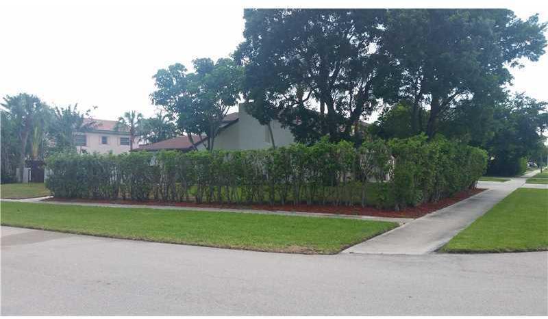 4598 Northeast 5th Avenue Boca Raton, FL 33431 - Photo 8 of 35