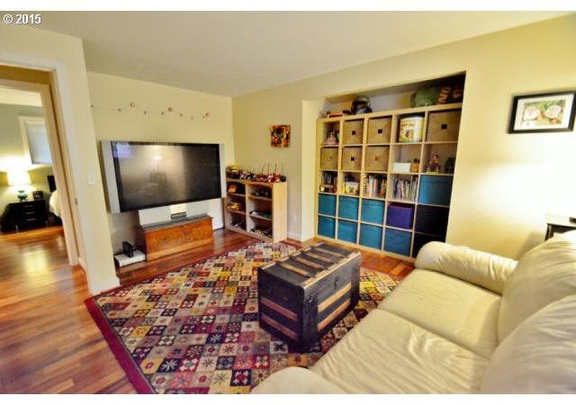 3202 Southwest Spring Garden Street Portland, OR 97219 - Photo 9 of 14 Gallery Image 9