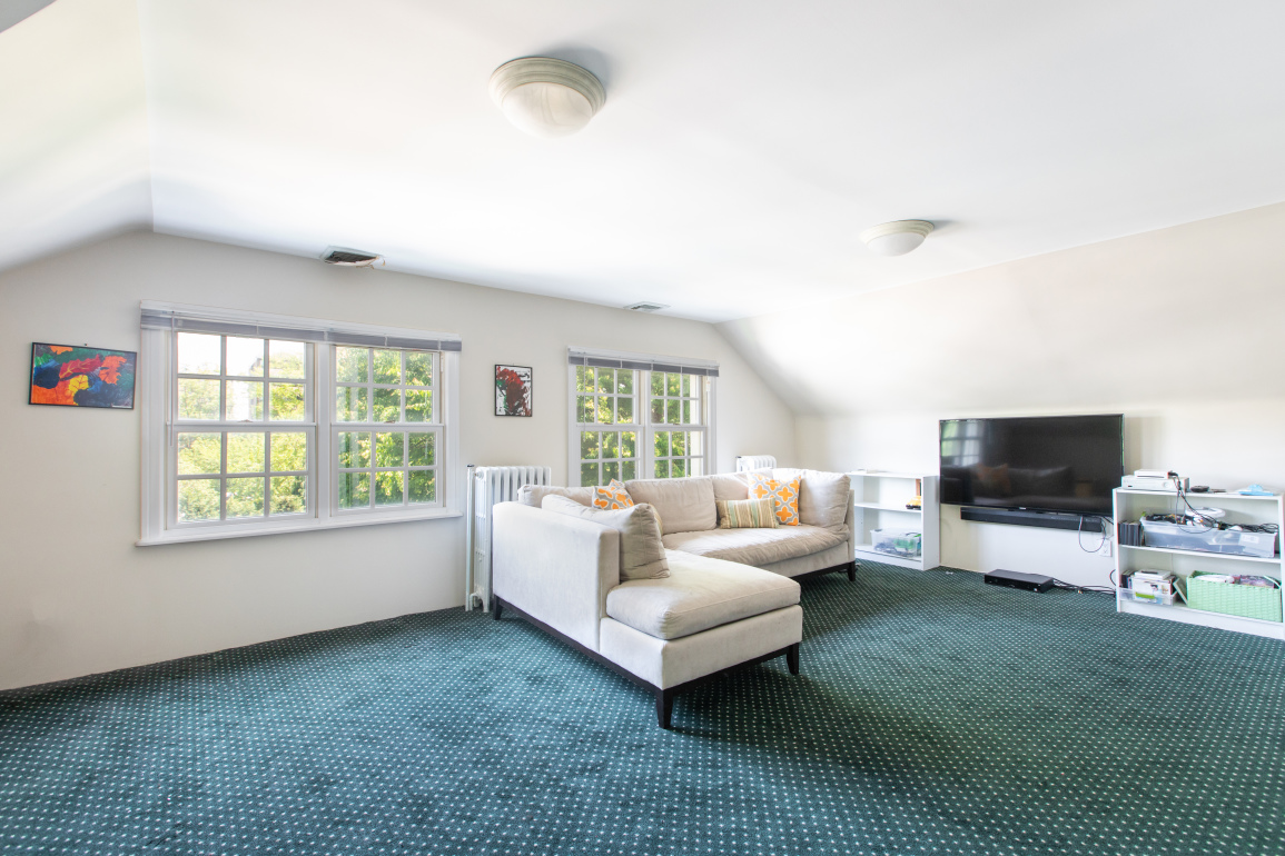 160-18 Powells Cove Boulevard, Unit MANSION Queens, NY 11357 - Photo 18 of 23