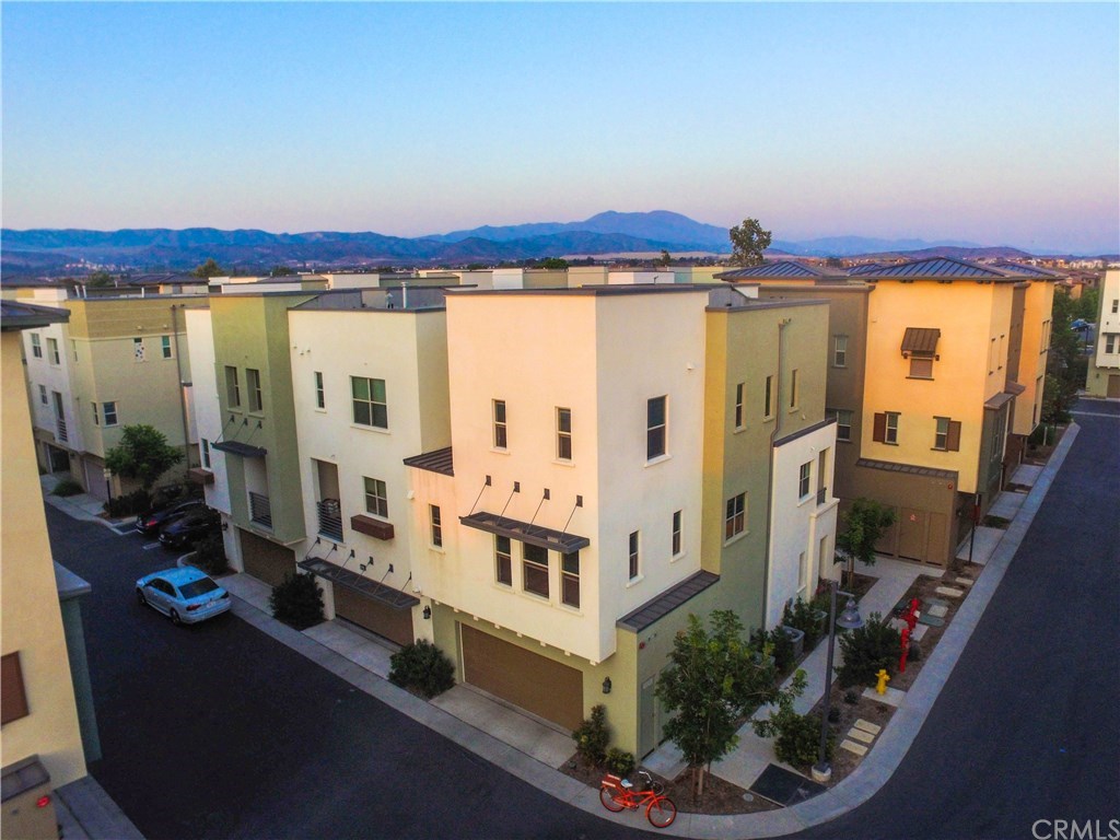 112 Acamar Irvine, CA 92618 - Photo 11 of 14 Rowland By Lennar Plan 4 With Saddleback In The Distance
