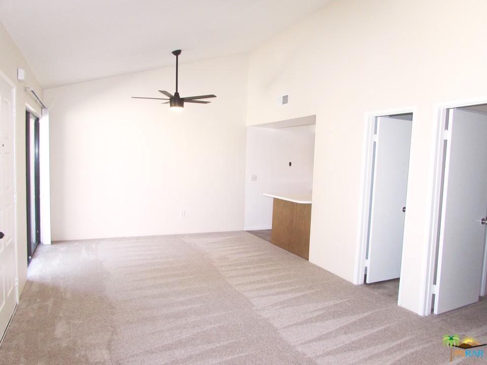 1150 East Amado Road, Unit 16B2 Palm Springs, CA 92262 - Photo 4 of 35
