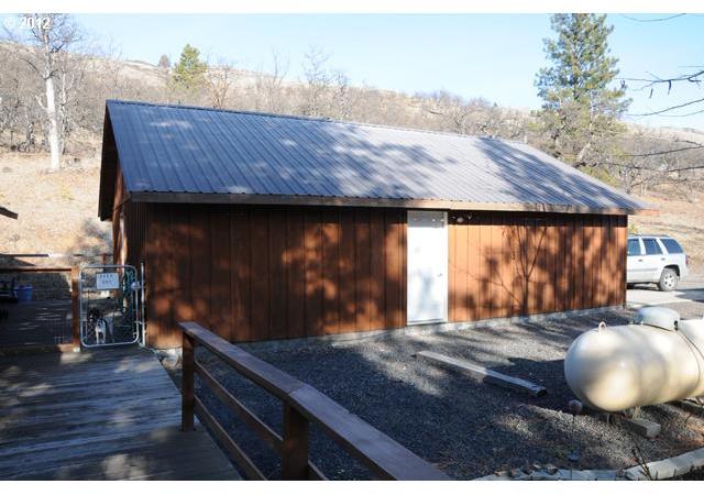 81201 Shadybrook Road Tygh Valley, OR 97063 - Photo 11 of 12 Gallery Image 11