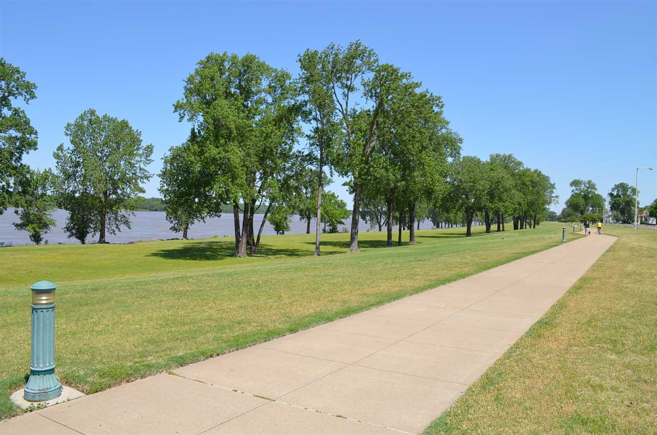 1237 Misty Isle Drive Memphis, TN 38103 - Photo 20 of 22 The park is within walking distance to the home and is a huge asset to the community to relax, get some exercise or hang out with friends.