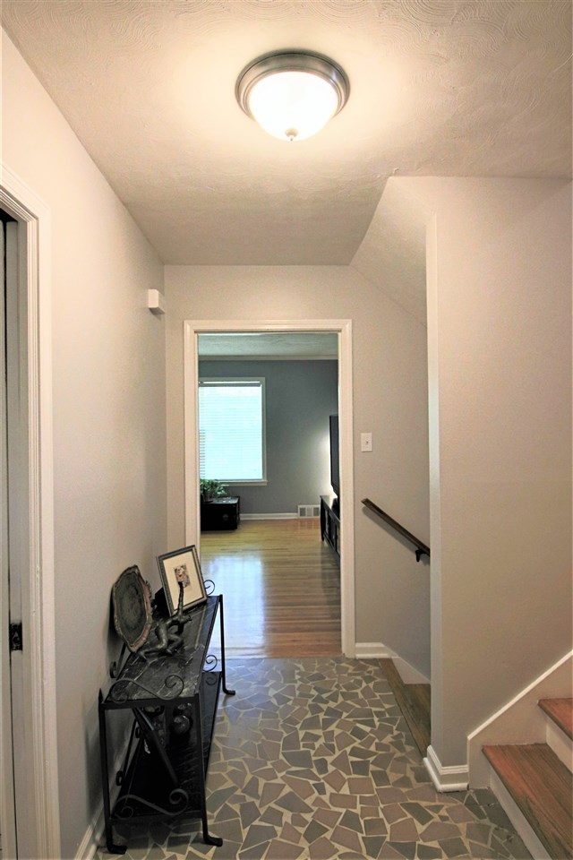 3048 Kenneth Street Memphis, TN 38128 - Photo 3 of 24 Your Guests Will Love The Warm And Inviting Feel When Greeted In This Foyer!