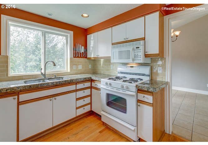 7521 Southwest Applegate Drive Beaverton, OR 97007 - Photo 9 of 32 Gallery Image 9