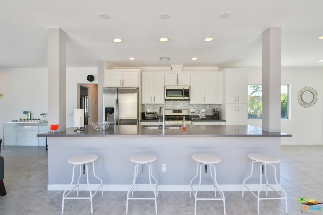 841 East Sunny Dunes Road Palm Springs, CA 92264 - Photo 3 of 53