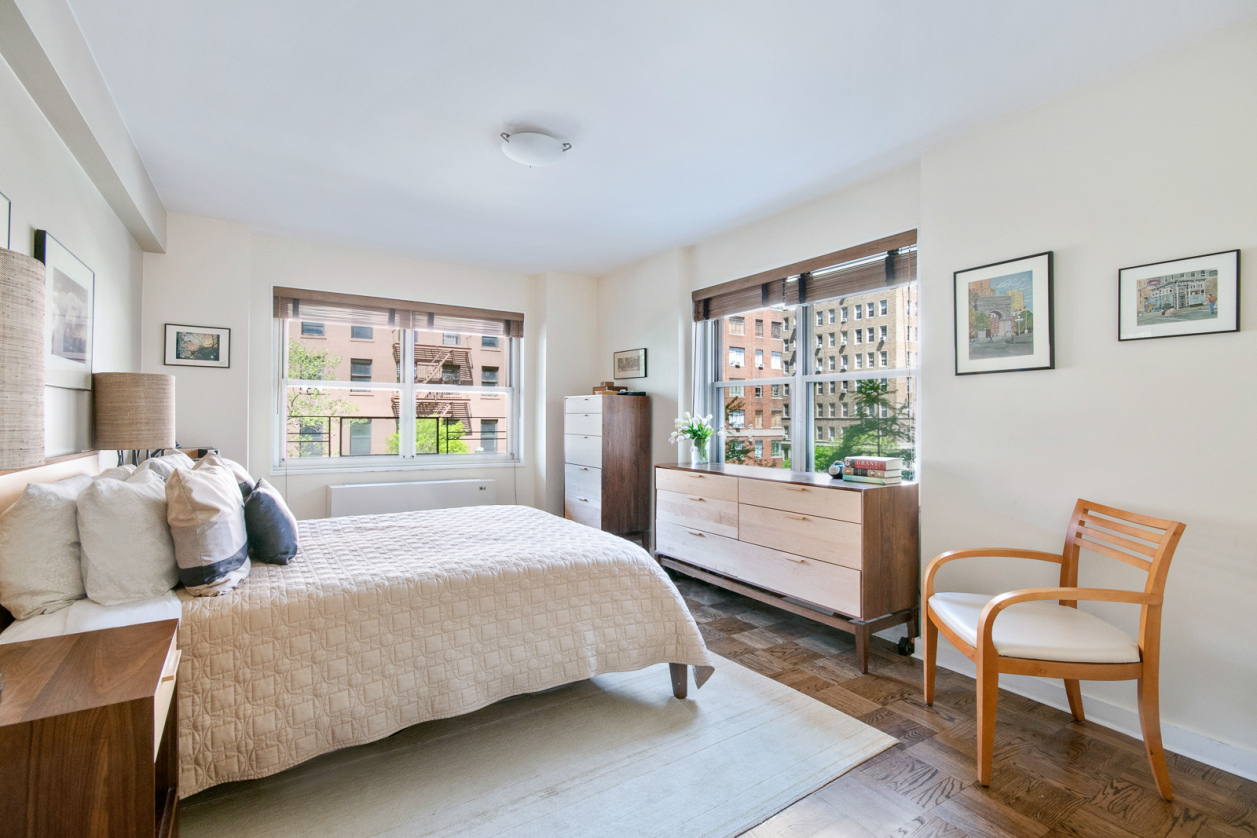 11 5th Avenue, Unit 4H Manhattan, NY 10003 - Photo 5 of 9