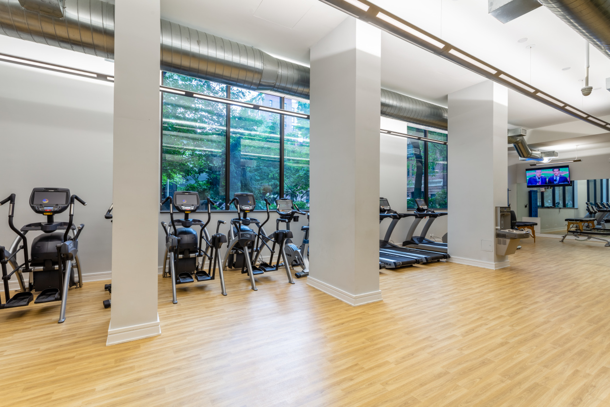 150 East 69th Street, Unit 16Q Manhattan, NY 10021 - Photo 13 of 15