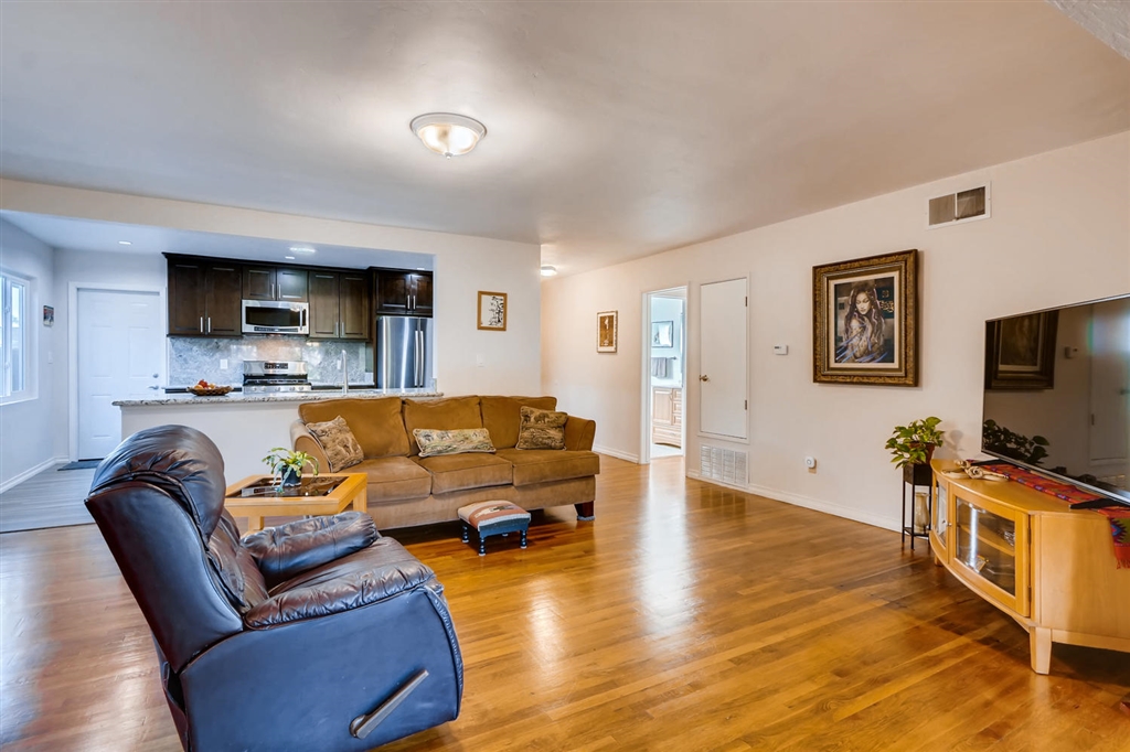 4252 Appleton Street San Diego, CA 92117 - Photo 10 of 25