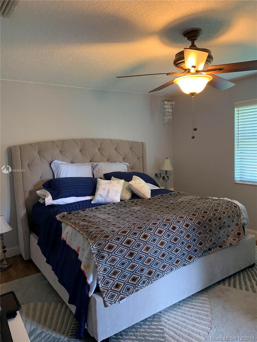 5931 Cornwall Lane Davie, FL 33331 - Photo 10 of 20