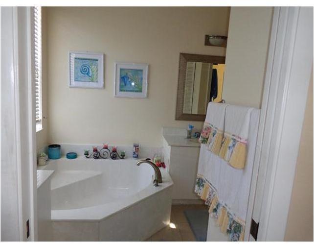 929 Falling Water Road Weston, FL 33326 - Photo 4 of 7
