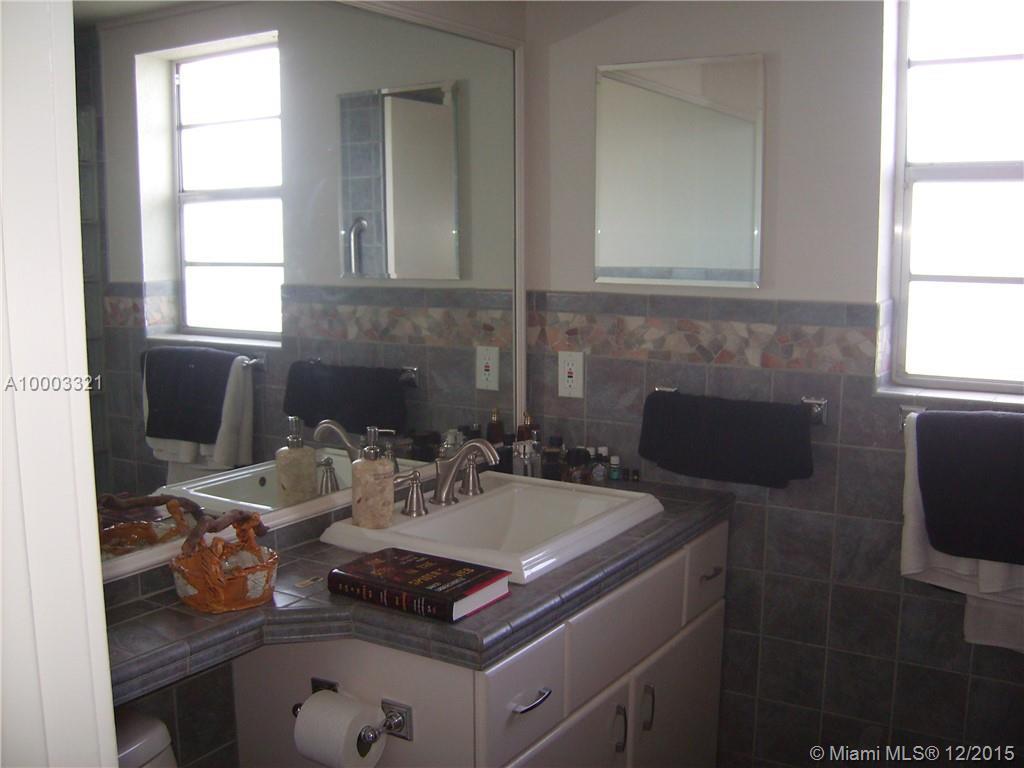 6731 Cypress Road, Unit 401 Plantation, FL 33317 - Photo 10 of 18 Gallery Image 10