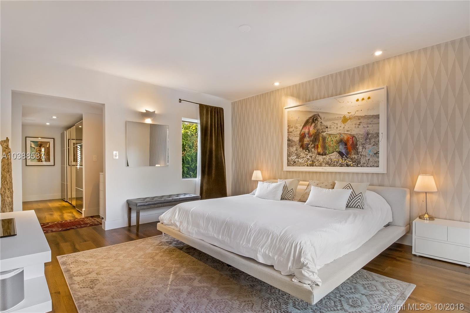 5400 Pine Tree Drive Miami Beach, FL 33140 - Photo 10 of 25