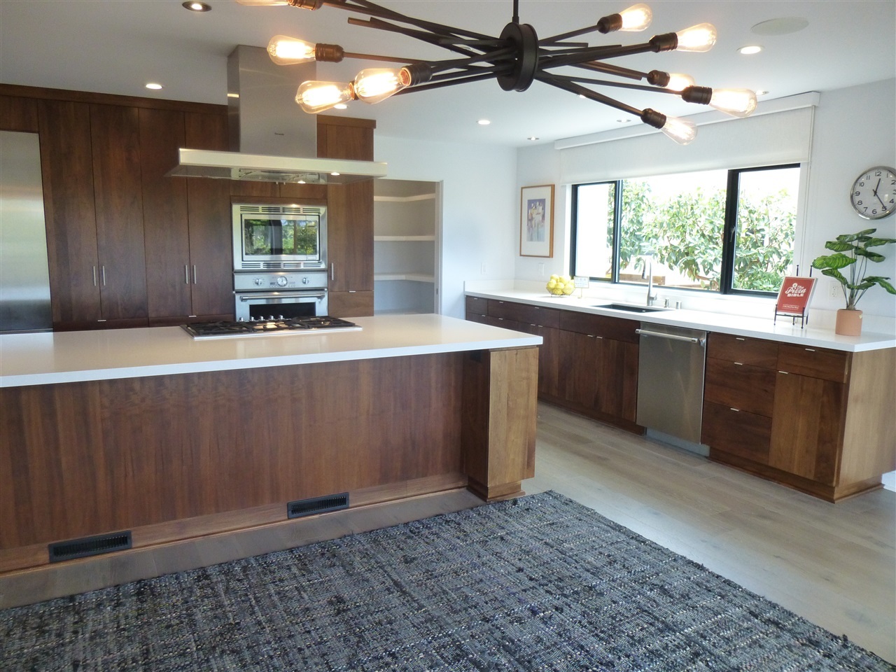 1048 Eolus Avenue Encinitas, CA 92024 - Photo 14 of 25