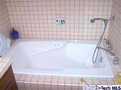 107 South Kenneth Road Burbank, CA 91501 - Photo 14 of 21