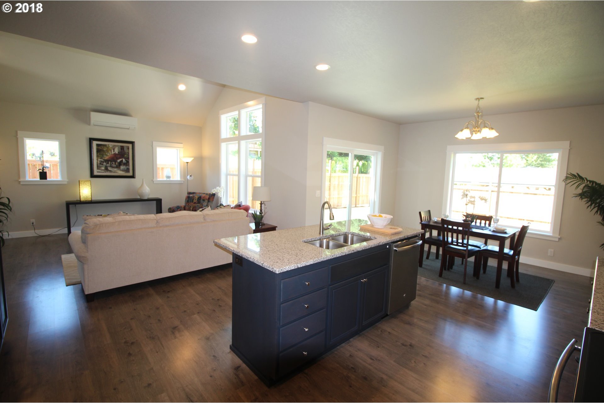 989 South 58th Street Springfield, OR 97478 - Photo 4 of 18
