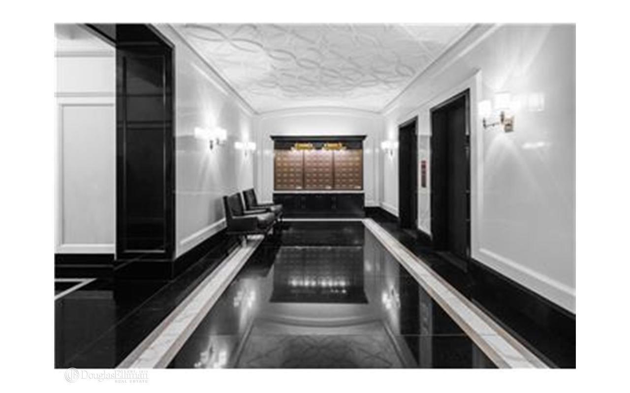 161 West 16th Street, Unit 11D Manhattan, NY 10011 - Photo 3 of 10