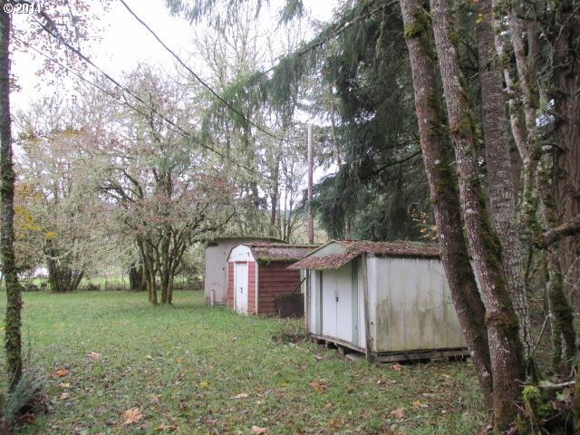 175 Val Street Sutherlin, OR 97479 - Photo 2 of 2