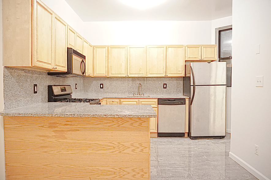 154 Columbus Avenue, Unit 3R Manhattan, NY 10023 - Photo 2 of 5