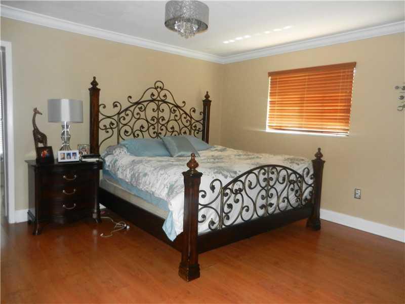 9611 Southwest 59th Terrace Miami, FL 33173 - Photo 4 of 12