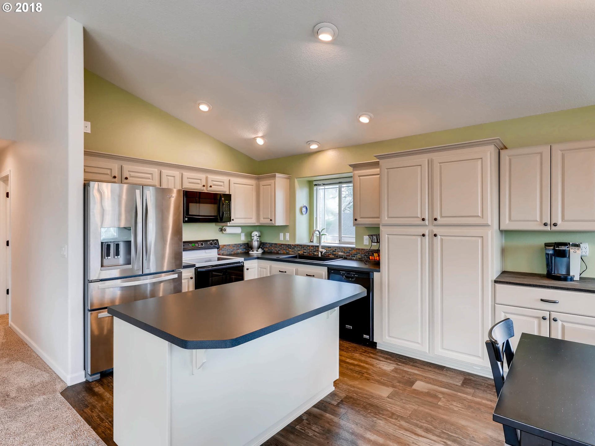 71 Denmark Loop Silverton, OR 97381 - Photo 4 of 25