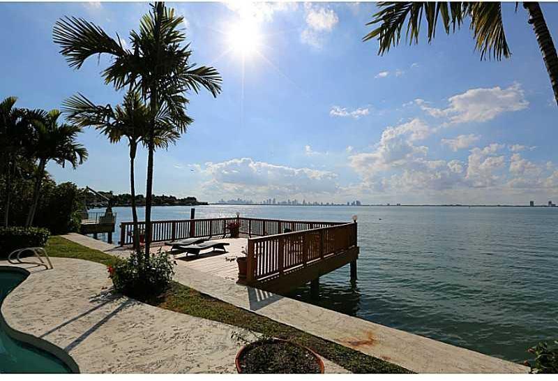 5370 North Bay Road Miami Beach, FL 33140 - Photo 4 of 5 Gallery Image 4