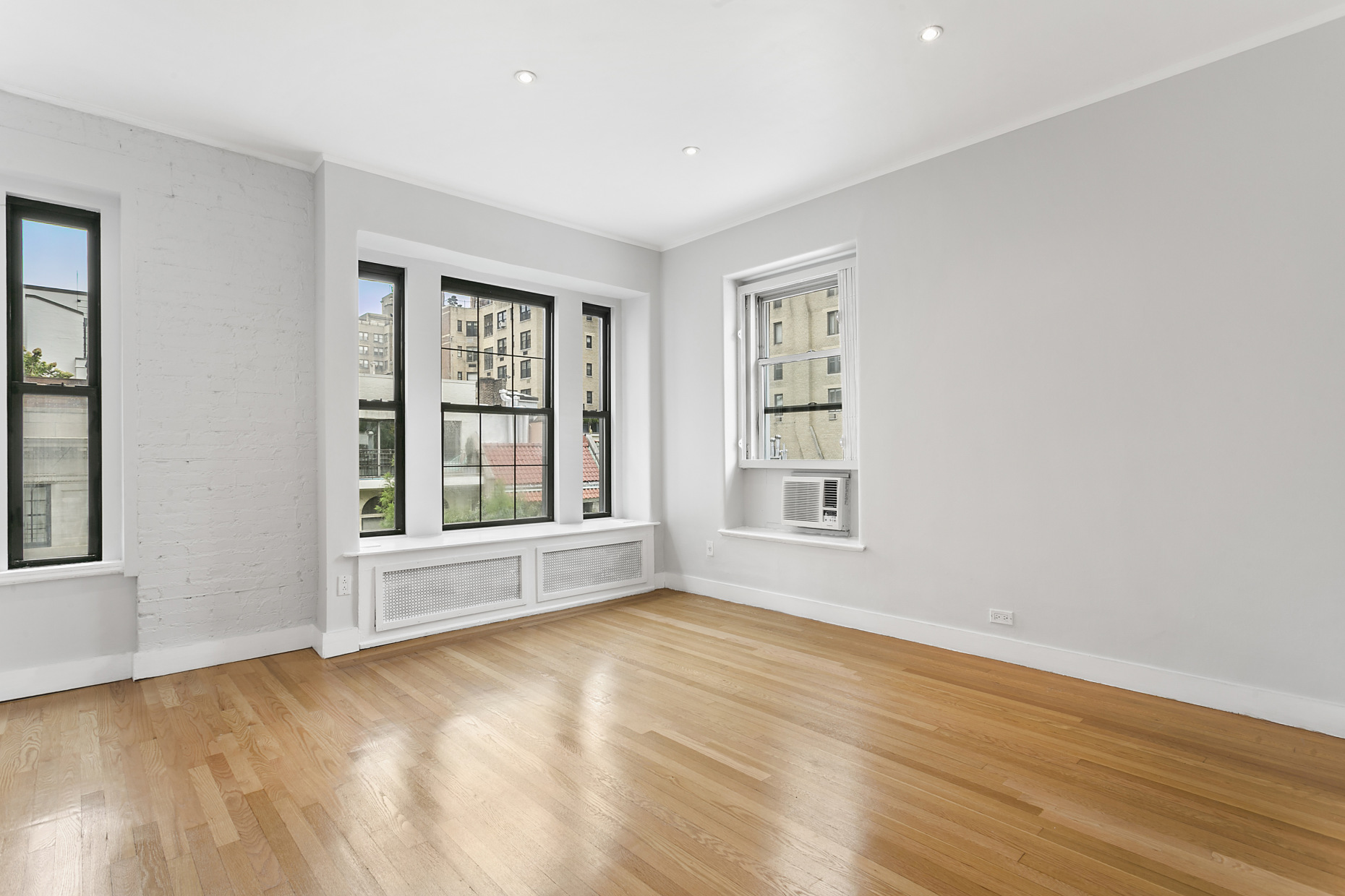 6 East 74th Street, Unit PH Manhattan, NY 10021 - Photo 2 of 11