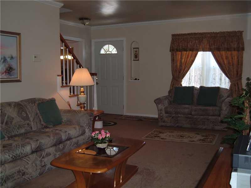 1013 Old Gate Road Blackridge, PA 15235 - Photo 3 of 25 Gallery Image 3