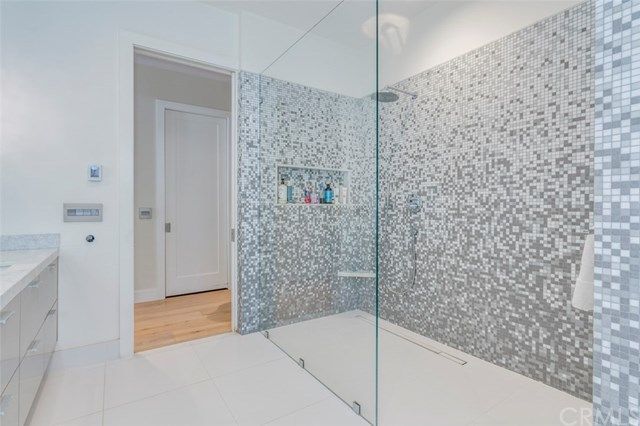 $3,900,000 | 925 Sandcastle Drive, Corona del Mar, CA 92625