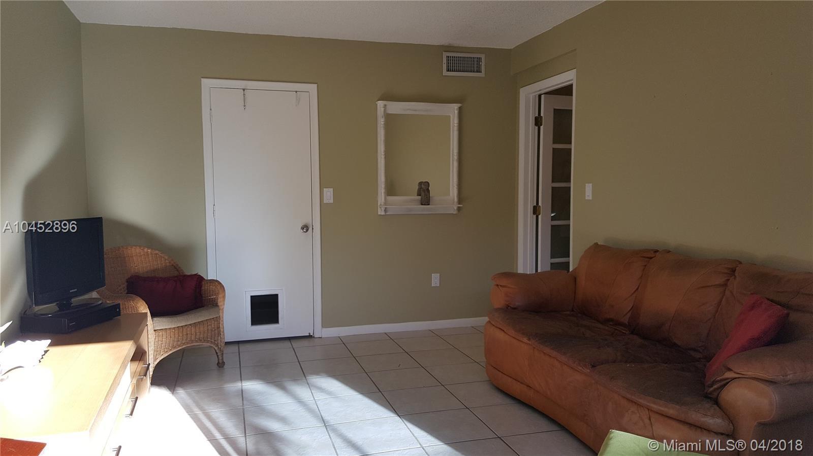 11495 Southwest 109th Road, Unit 11B Miami, FL 33176 - Photo 8 of 30 Gallery Image 8