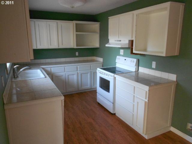 1730 Northwest Thatcher Road Forest Grove, OR 97116 - Photo 3 of 10 Gallery Image 3