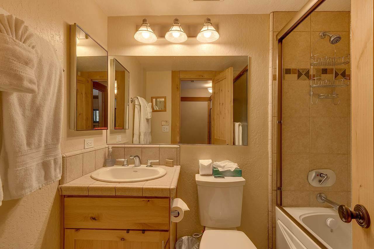 3045 Silver Strike Truckee, CA 96161 - Photo 17 of 21