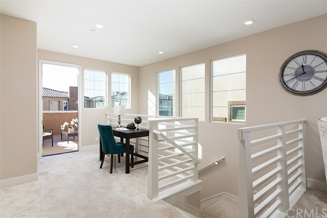 67 Swift Irvine, CA 92618 - Photo 20 of 44 Room for a management desk